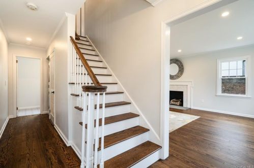 15 Thelma Pl, White Plains NY  10605-3808 exterior