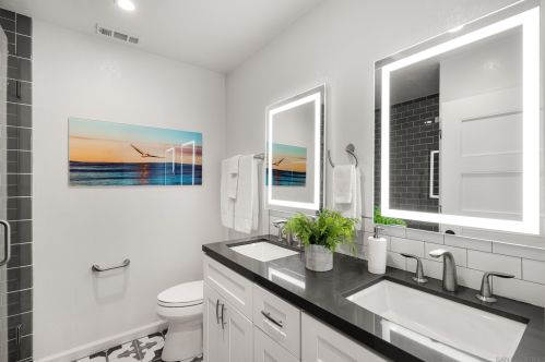 1190 Tourmaline St, San Diego CA  92109-1838 exterior