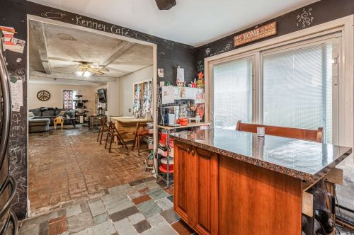 485 8 St, North Lindenhurst NY 11757-5521 exterior