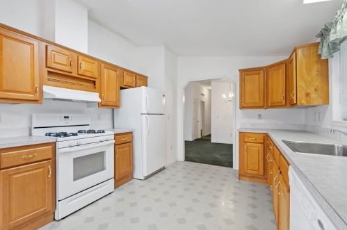 39367 Montour Ct, Pittsburgh PA  15239-2379 exterior