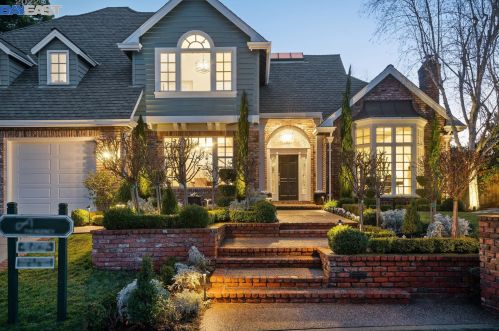 7 Hunters Ter, Danville, CA 94506-1904