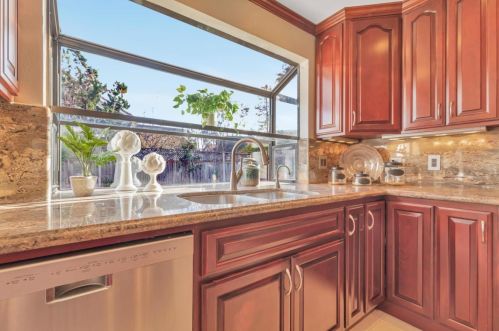 1066 Cross Springs Ct, San Jose CA  95120-1516 exterior