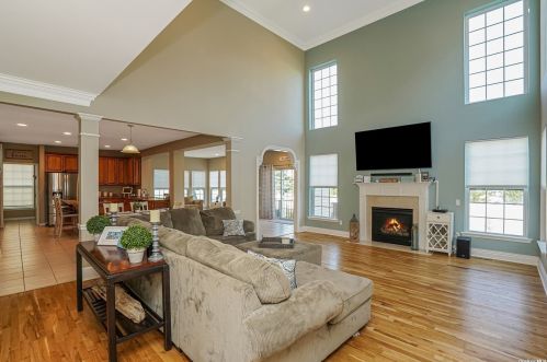 32 Woodstork Dr, Mount Sinai, NY 11766-3400