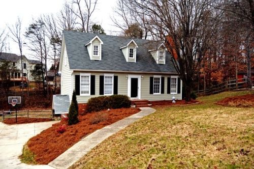1600 Round Hl Cir, Kernersville NC  27284-7932 exterior