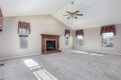 8526 Woodcreek Dr, Florence KY  41042-8237 exterior