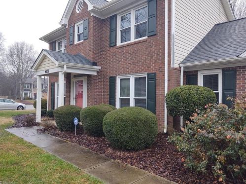 4902 White Horse Dr, Greensboro, NC 27410-9547