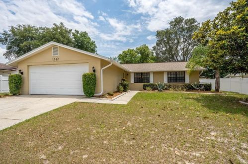 1562 Twin Palms Loop, Lutz FL  33559-6763 exterior