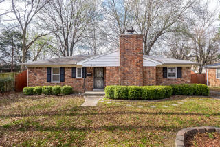 1663 Whitewater Rd, Memphis, TN 38117-7209