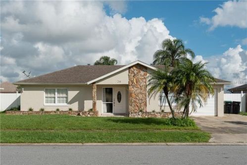 218 Iowa Woods Cir, Orlando, FL 32824-8636