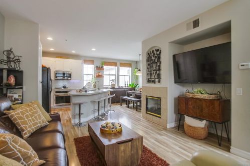 3147 Via Puerta, Carlsbad CA  92009-6081 exterior