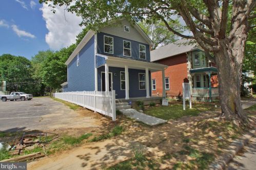 14 Queen St, Dover, DE 19904-3131