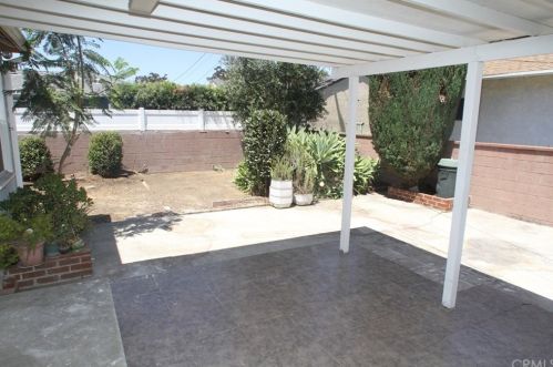 2735 Warwood Rd, Lakewood CA  90713-3137 exterior