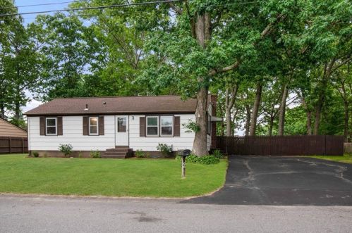 66 Palace Ave, Warwick, RI 02886-2328