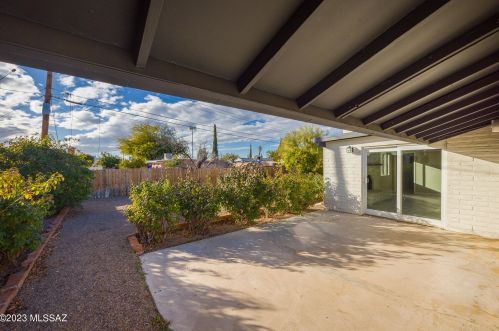 2520 Calle Cordova, Tucson AZ  85710-5732 exterior