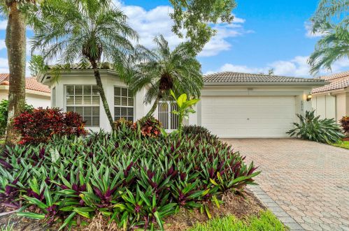 7915 Samara St, Boynton Beach, FL 33437-4014
