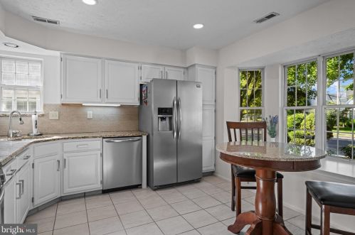 611 Cascade Dr, Mount Laurel NJ 08054-4928 exterior