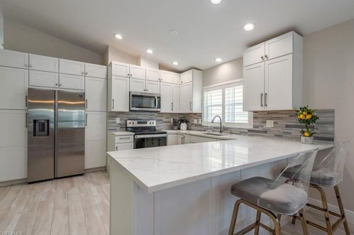 568 95th Ave, Naples FL  34108-2453 exterior