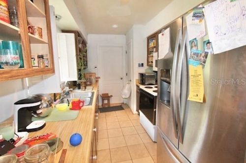 8438 Bay Oak Ct, Orlando FL  32810-1804 exterior