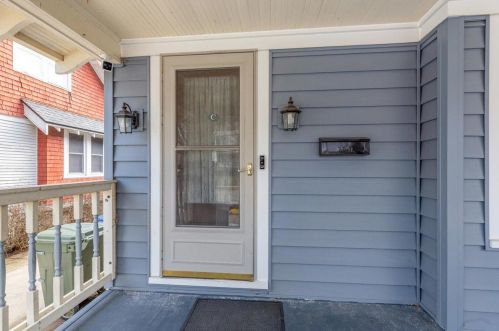 5323 Galena St, Milwaukee, WI 53208-2239