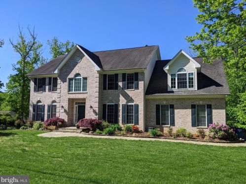 8701 Lorfax Dr, Lorton, VA 22079-3128