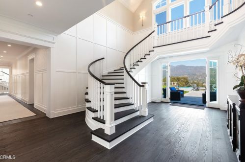 655 Hillcrest Ave, La Canada CA  91011-4040 exterior