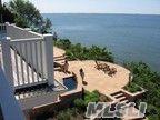 8 Aqua Dr, South Hampton, NY 11968-4202