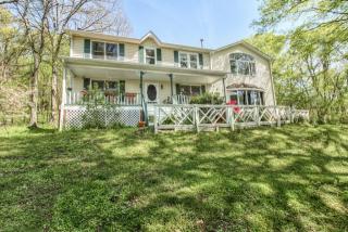 3793 Albert Matthews Rd, Columbia, TN 38401-8960