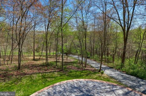 459 Oak Hollow Rd, Red Lion, PA 17356-7825