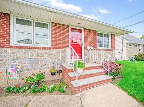 175 Crown Ave, Floral Park, NY 11003-1028