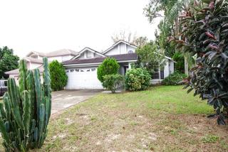 7518 Redwood Country Rd, Orlando, FL 32835-5143