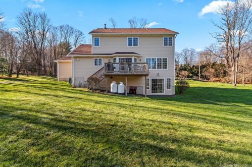 61 Obtuse Rd, Brookfield Center, CT 06804-3035
