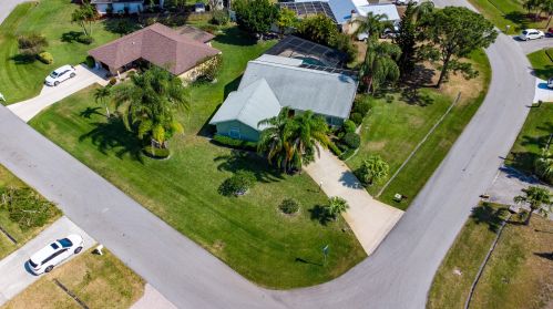 2501 Petit Ln, Fort Pierce, FL 34952-5423