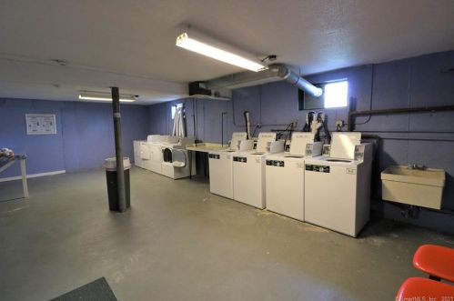 40 Chapel St, Milford CT  06460-8049 exterior