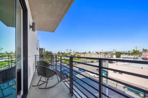 15307 Lemay St, Van Nuys CA 91406-5400 exterior