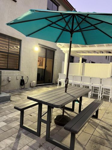 10307 34th Ct, Hialeah FL  33018-1879 exterior