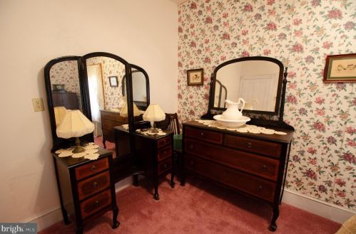 563 Columbia Ave, Bangor PA  18013-1747 exterior