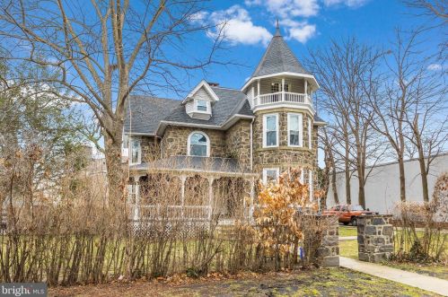 1113 63rd St, Philadelphia, PA 19151-3208