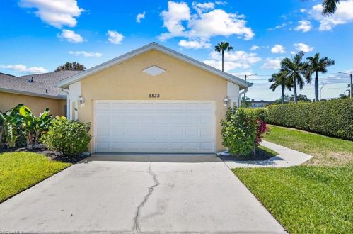 5538 Greenwood Cir, Naples, FL 34112-7112