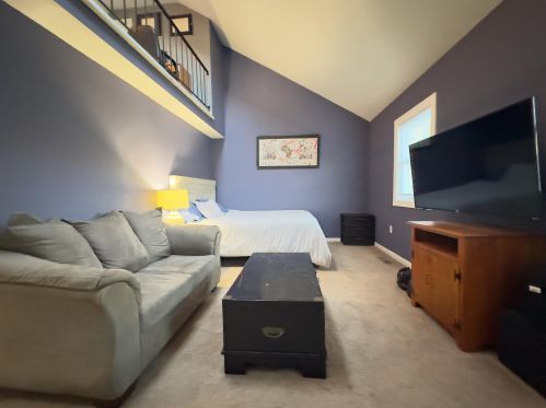 39 Bluestone Dr, Nashua NH  03060-6824 exterior