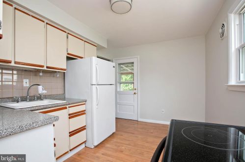 121 Hannold Blvd, West Deptford NJ  08096-1815 exterior