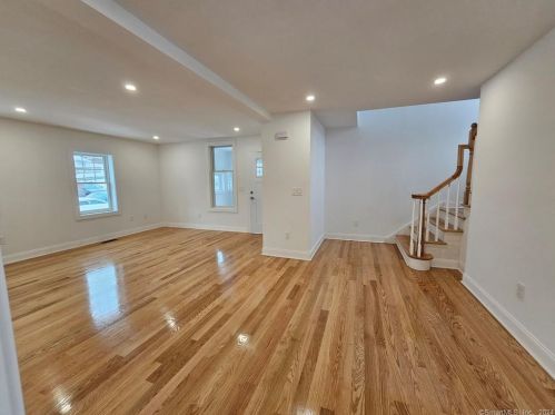 8 Concord St, Danbury CT  06810-6411 exterior