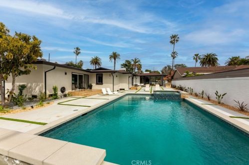 3841 Pacific Ave, Long Beach CA  90807-3227 exterior