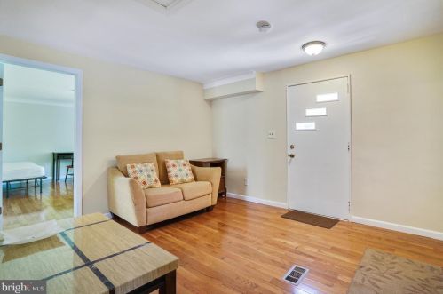 59 Leavitt Ln, Princeton NJ  08540-3921 exterior