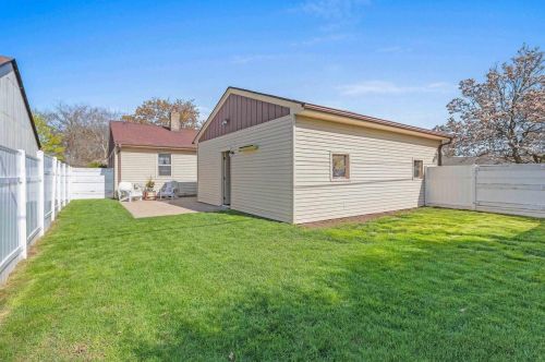 1138 Thrush St, Green Bay WI  54303-4336 exterior