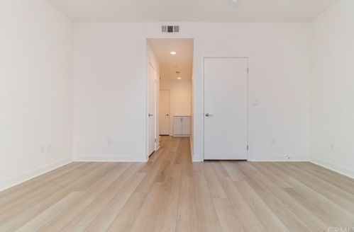 241 Elm Ave, Long Beach CA 90807-3403 exterior