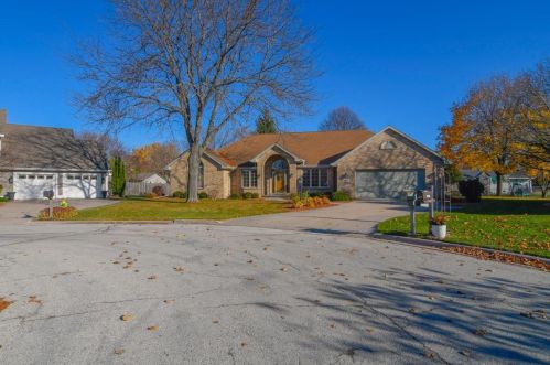 3900 Popple Ct, Green Bay, WI 54301-1085