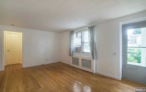 1909 Wood Ave, Roselle, NJ 07203-2970