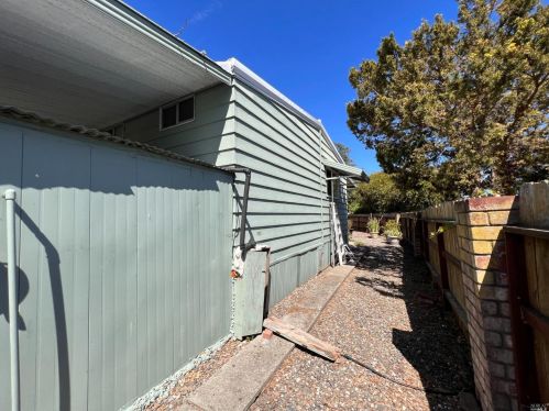120 Salisbury Cir, Santa Rosa CA  95401-9103 exterior