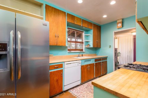 1111 Bethany Home Rd, Phoenix AZ  85014-2229 exterior