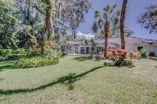 963 Ridgewood Ter, Tarpon Springs FL  34689-2622 exterior